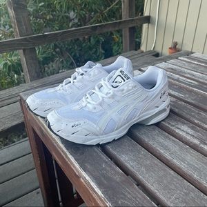 GEL-1090 ASICS Running Shoes